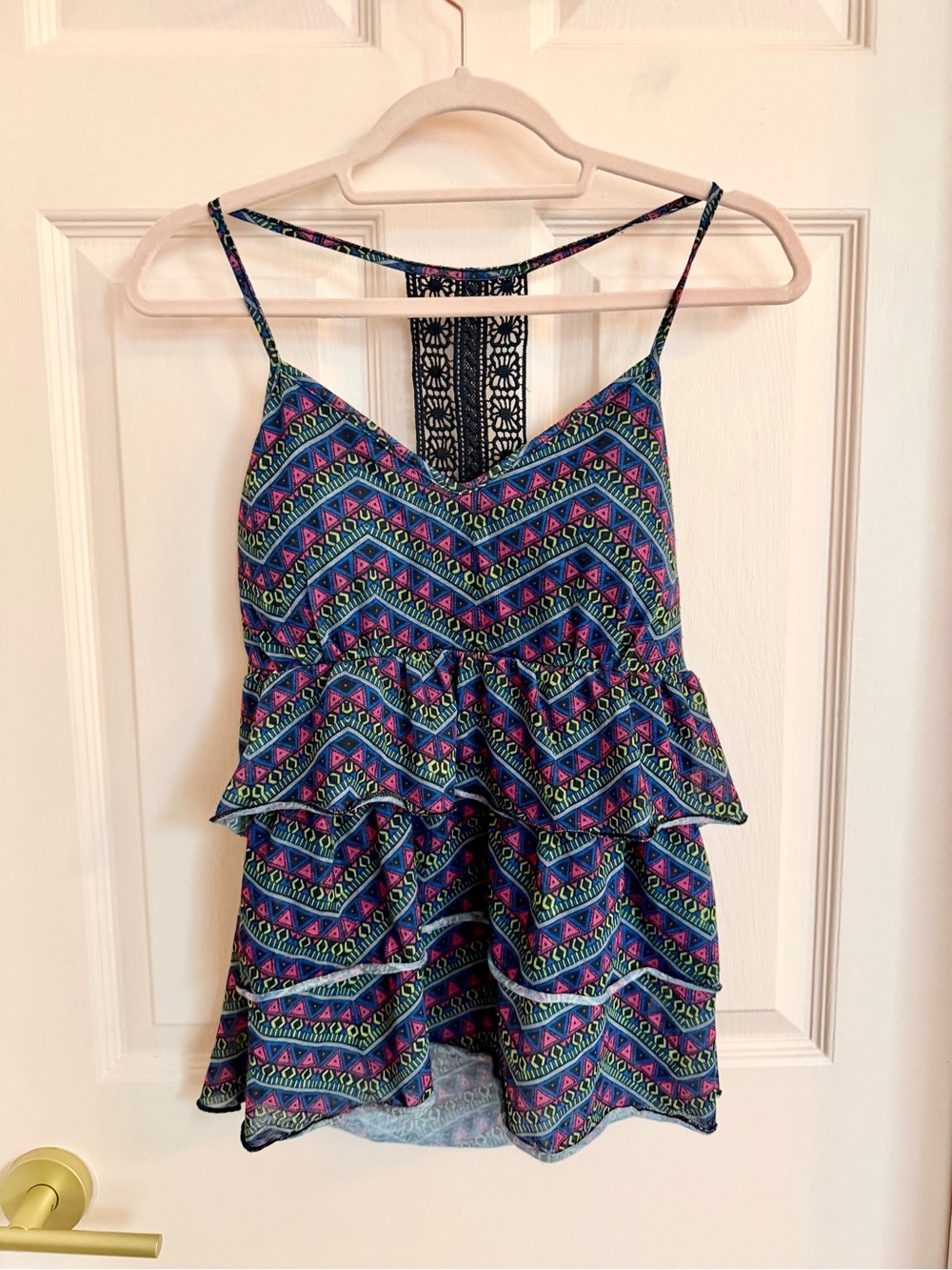 $5 SALE NWT no boundaries top
